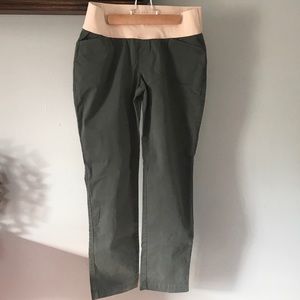 NWOT Gap Maternity Demi Panel Chinos Sz 6